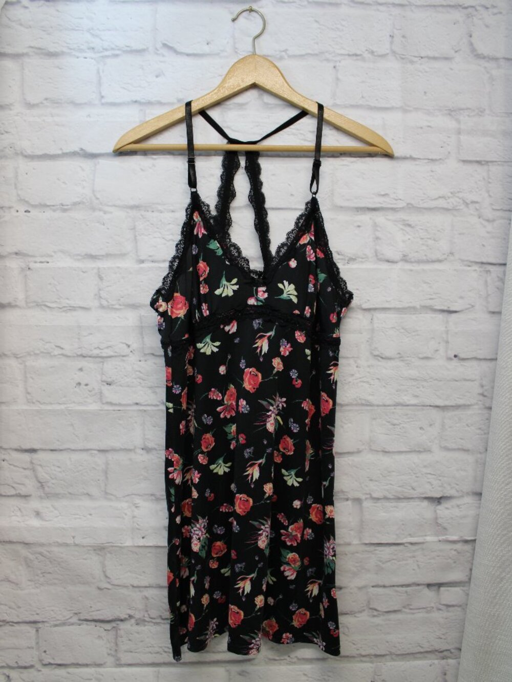 Jessica Simpson Medium Black Lace Floral Strappy Back Summer Nightgown